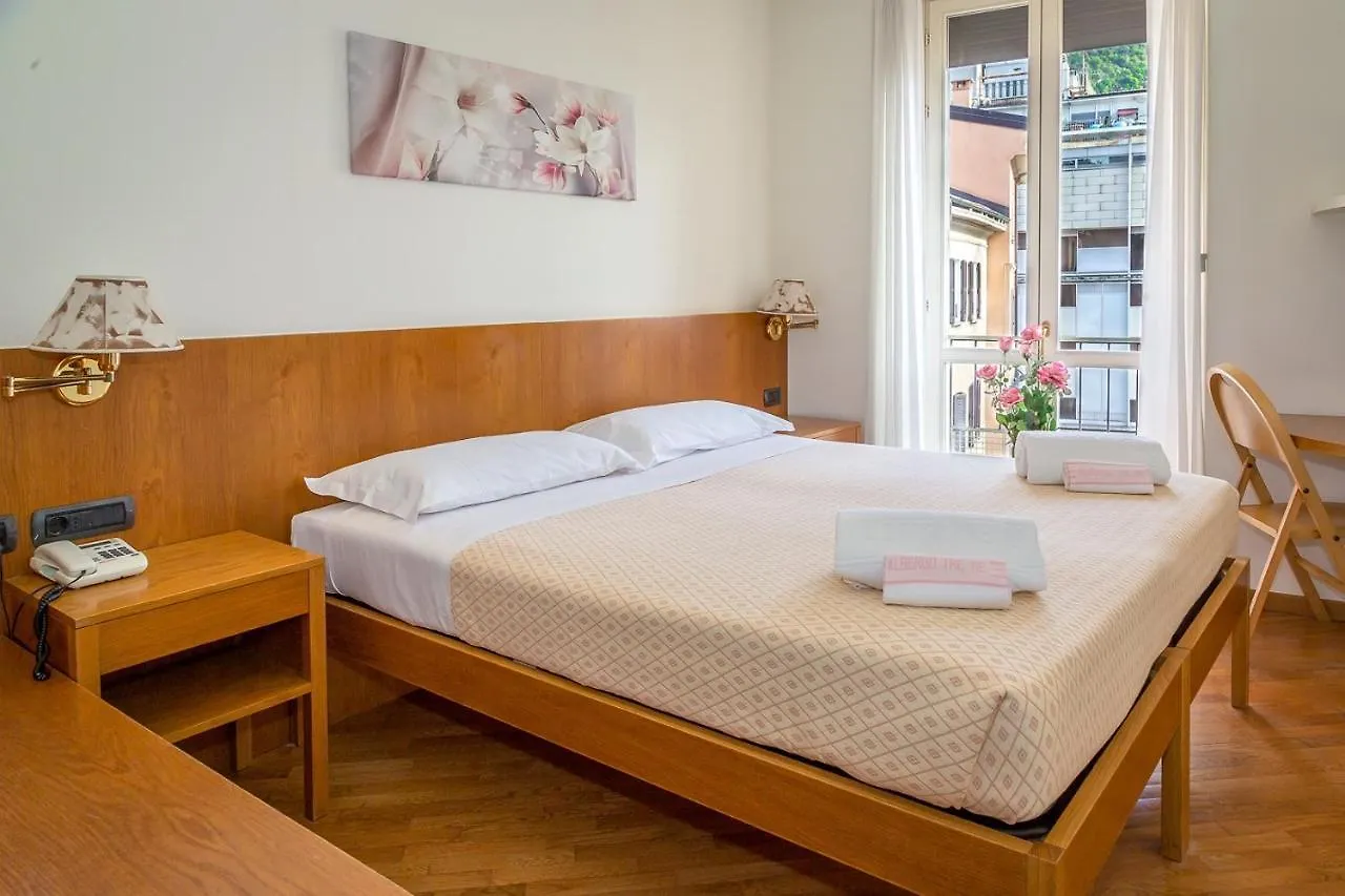 קומו Hotel Tre Re 3*,  איטליה
