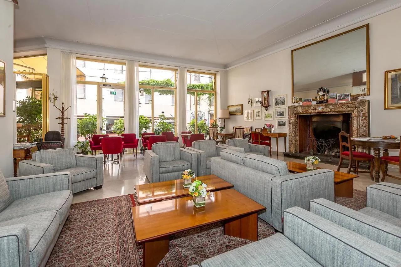 Hotel Tre Re Como 3*,